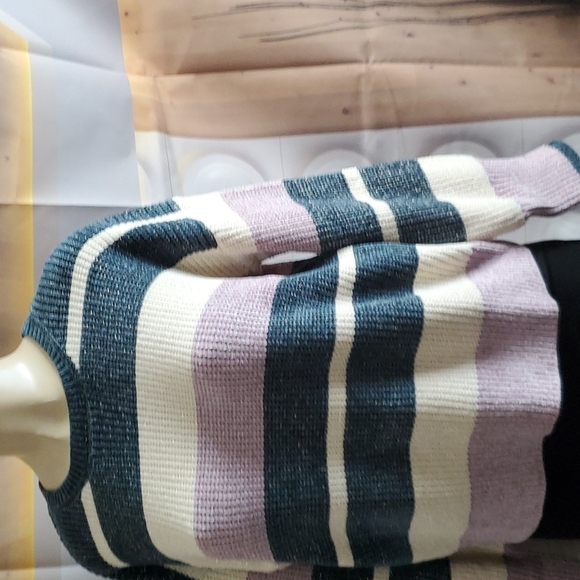 NWT Willow & Clay Striped Sweater Size S / L - Picture 2 of 7